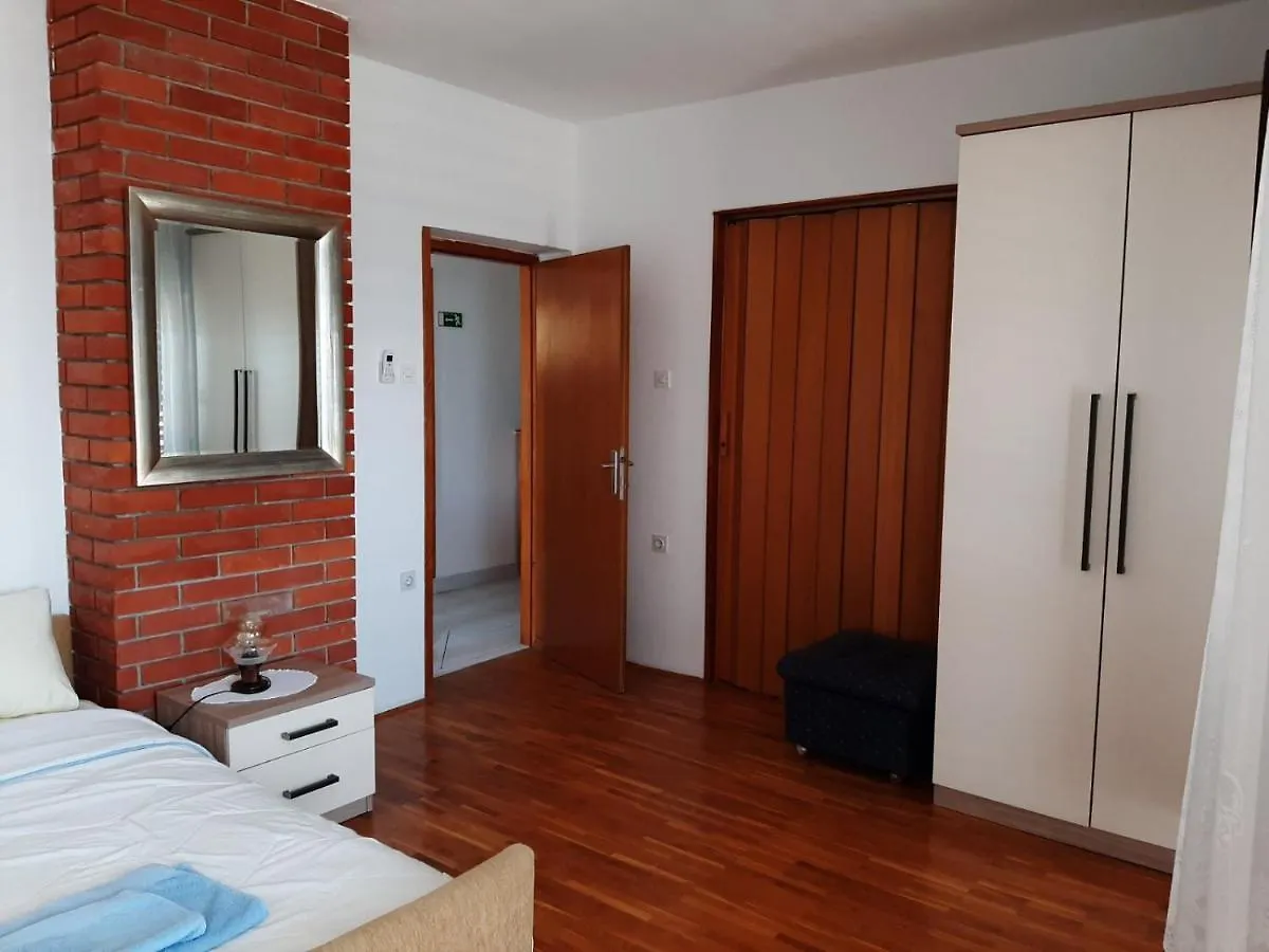Apartments Grozdana 4227 Crikvenica