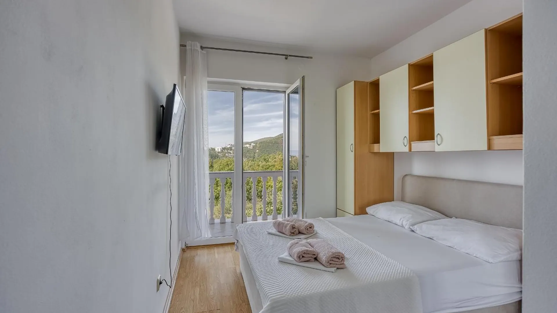 Apartments Grozdana Crikvenica 0*,